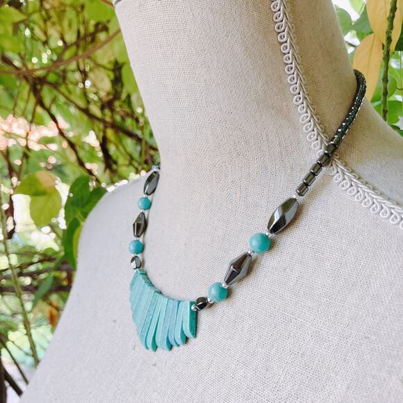 VTG Turquoise-Hued Howlite Gemstone Hematite Necklace 18" Barrel Clasp Jewelry - Picture 6 of 8
